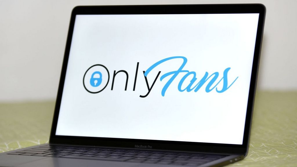 9 Top Lesbian OnlyFans Designers - Real People Chose These (2025 )